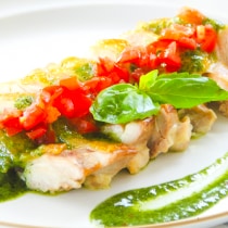 バジルチキンのトマト添え