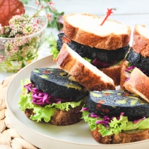 イカスミオムレツサンド（パウチのまんまDELI）