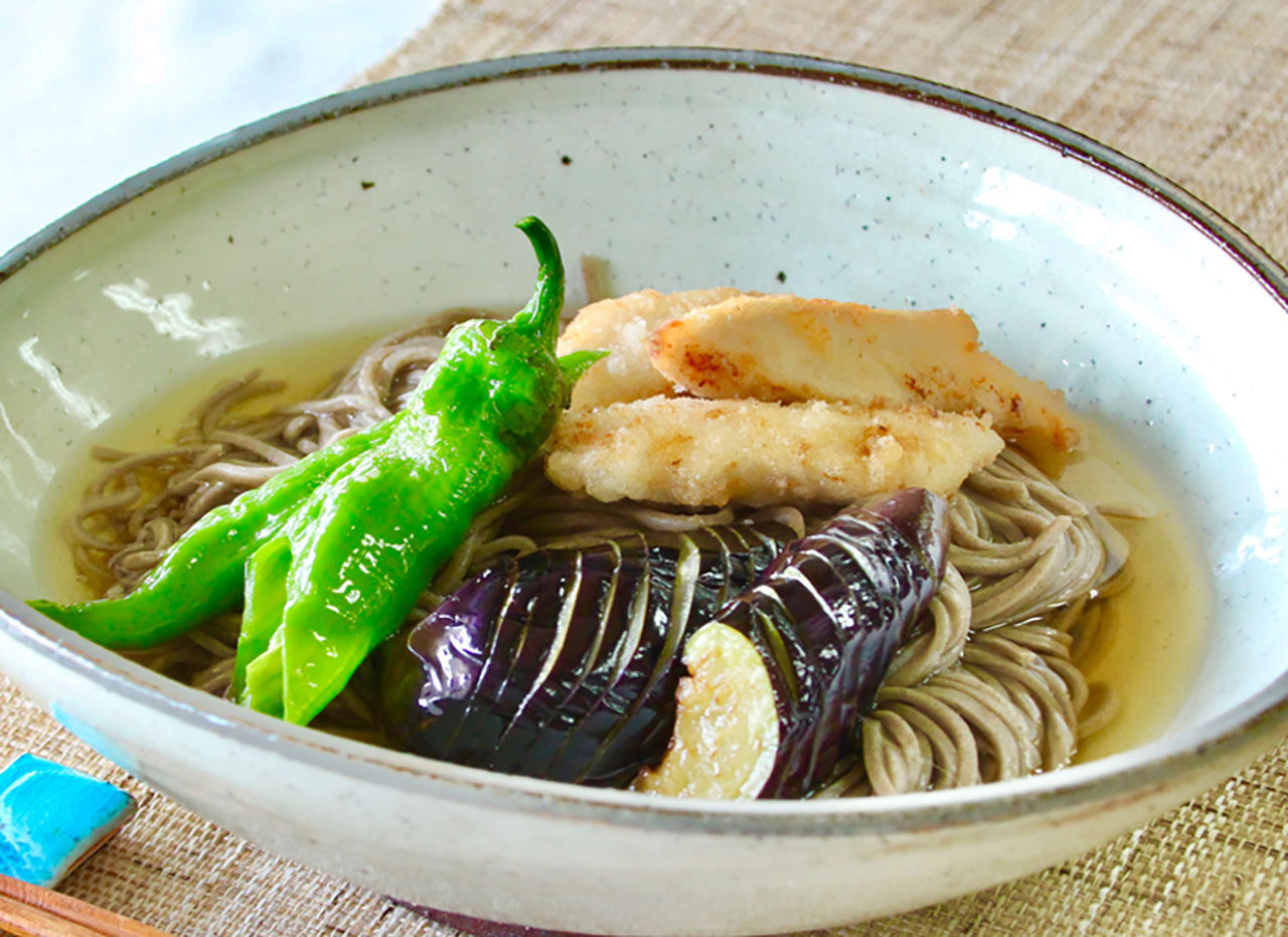 鶏と揚げ野菜のひやかけそば