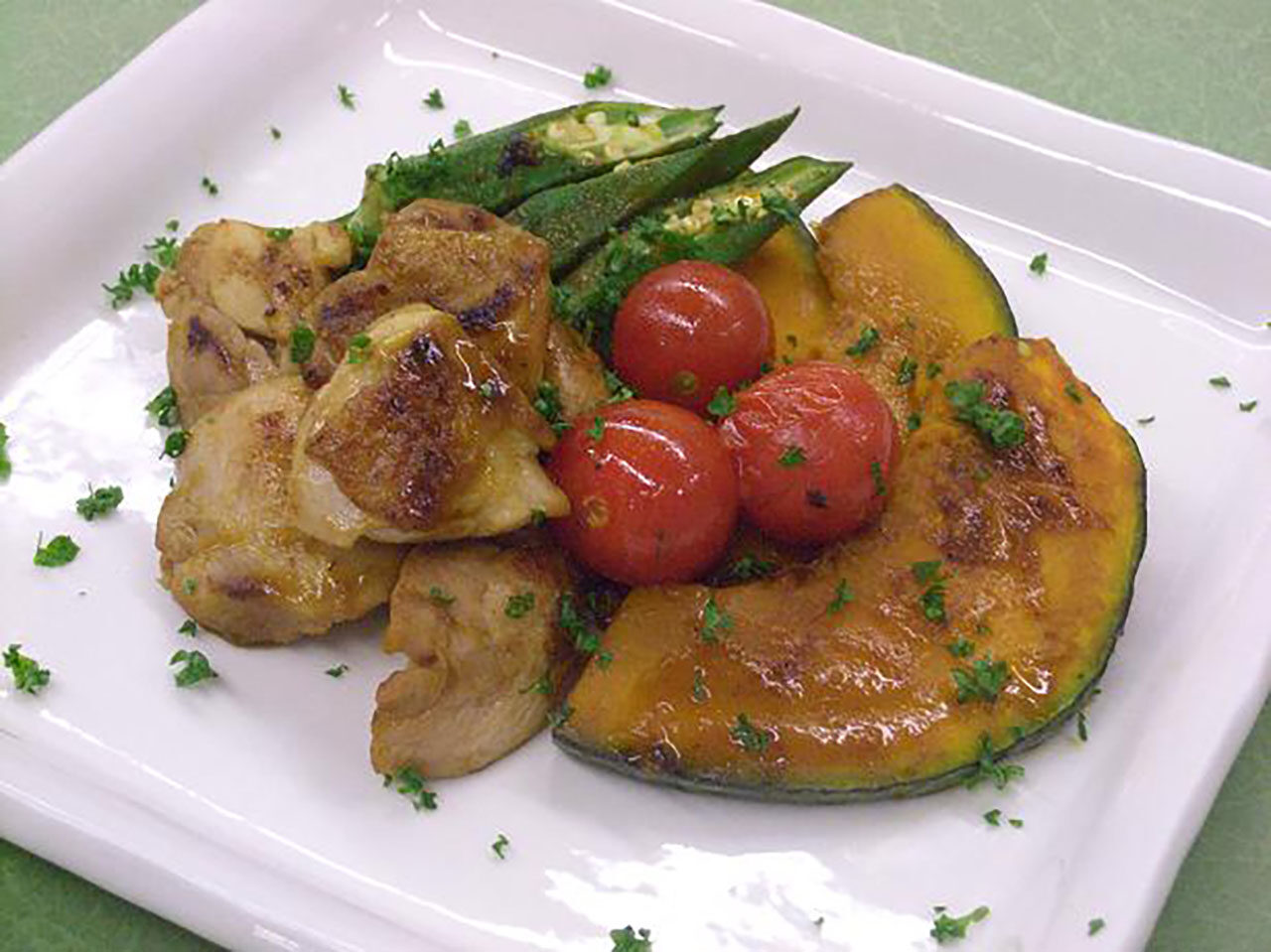 鶏肉と夏野菜のグリル カレー風味