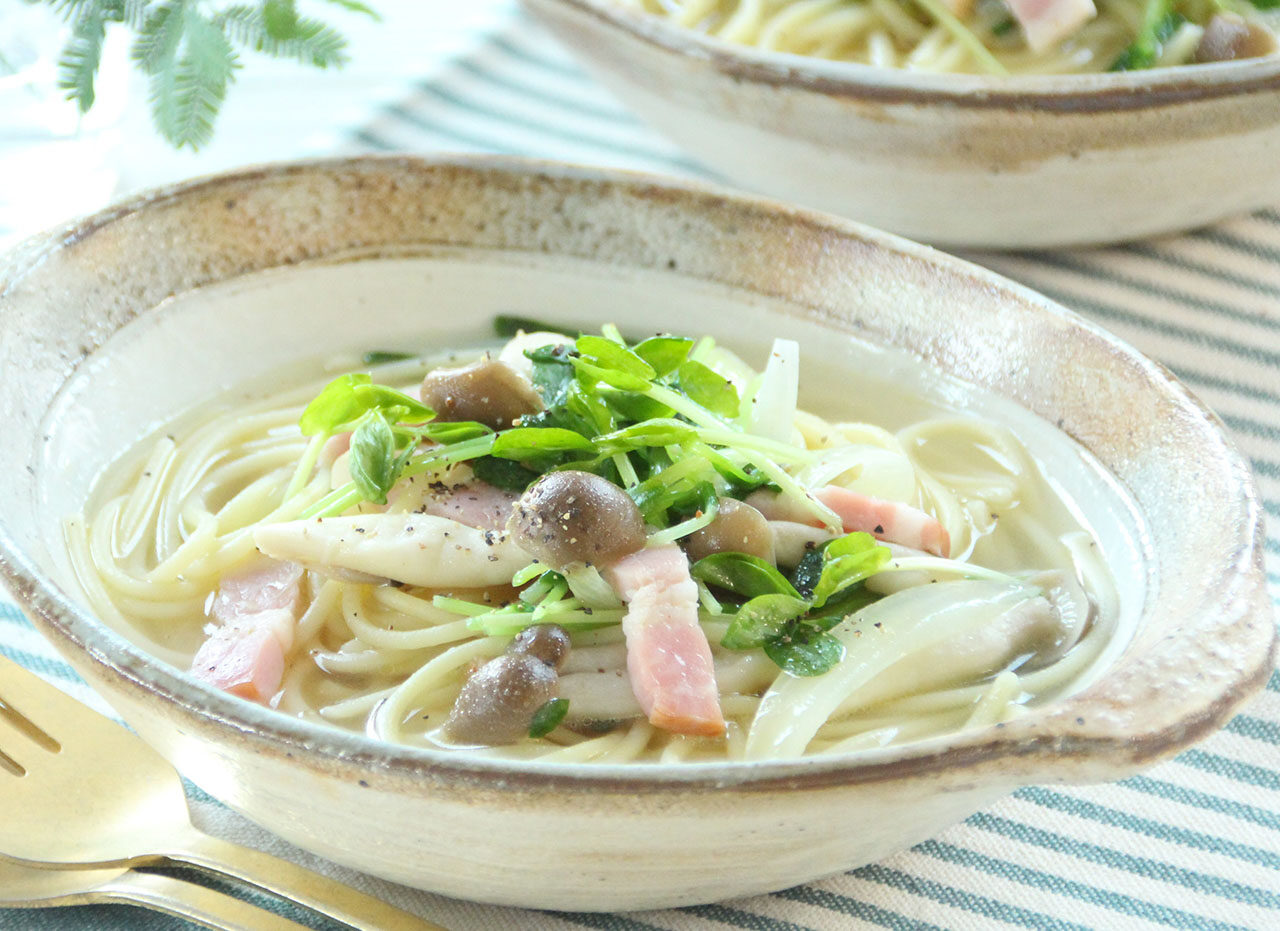 ベーコンときのこのスープパスタ